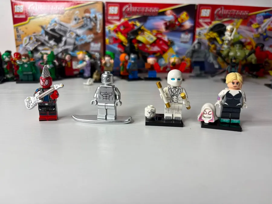 Monos variados de colección