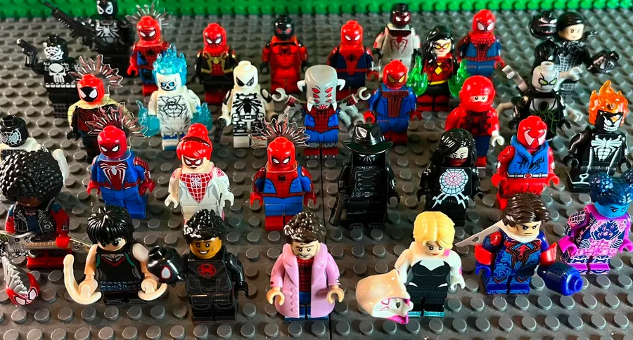 Monos de la línea Spider-Verse